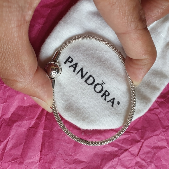 Pandora bangle a little flexible - Picture 3 of 4